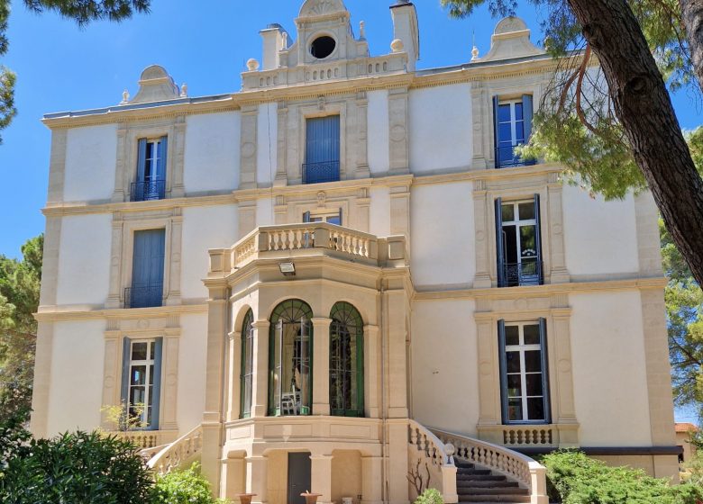 GÎTES LES VIGNES-CHÂTEAU DE BAYSSAN